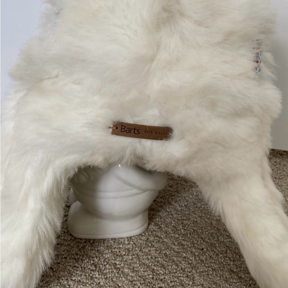 ☮️💟 DONATED BARTS UK▪️White Aztec Inspired Trapper Hat - Picture 3 of 5